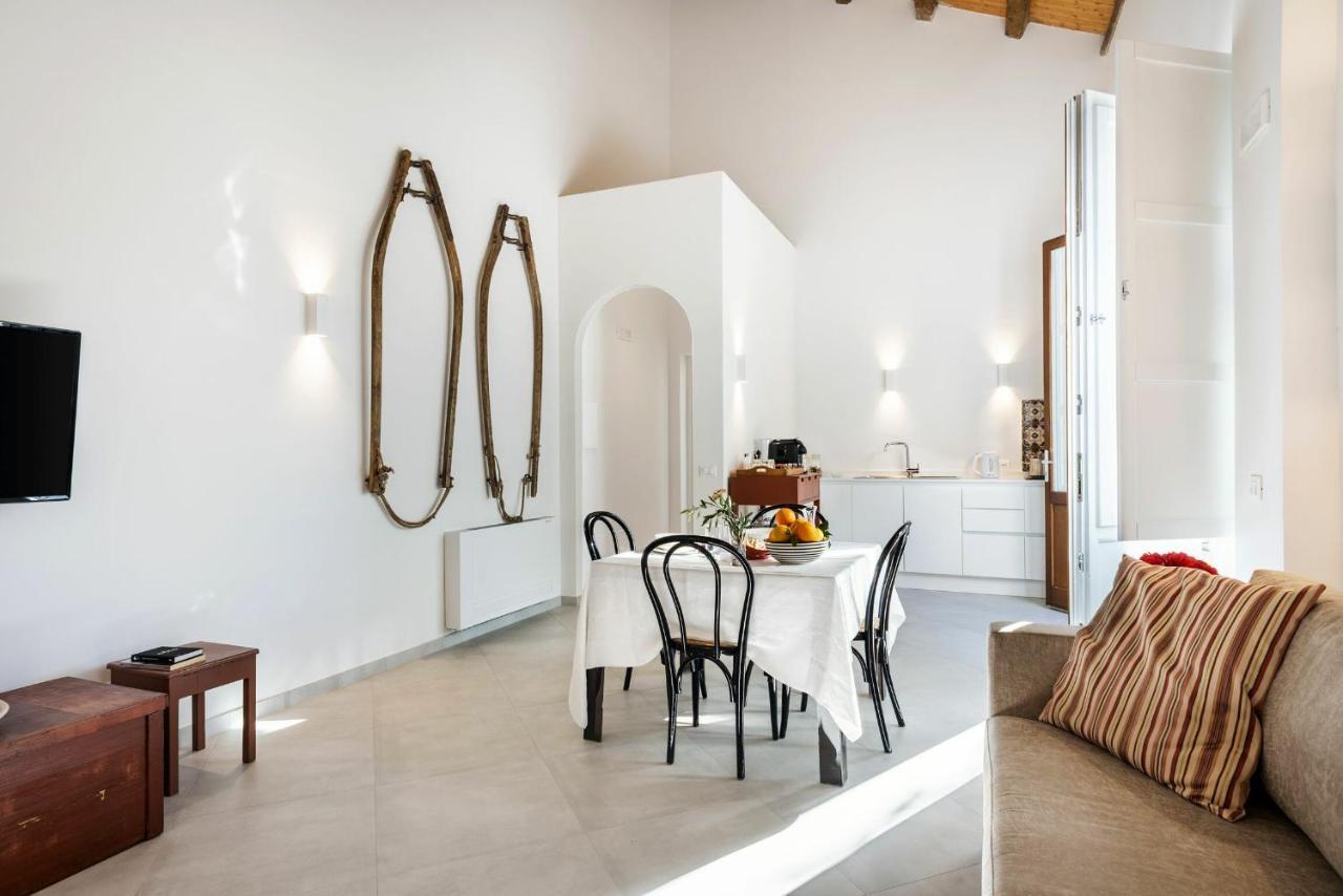 Villa Angelina - Charming Rooms & Apartments Trapani Dış mekan fotoğraf