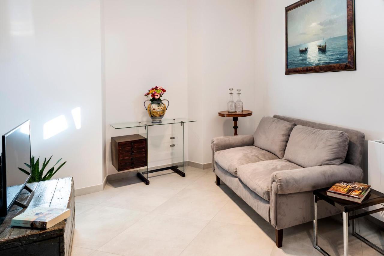 Villa Angelina - Charming Rooms & Apartments Trapani Dış mekan fotoğraf